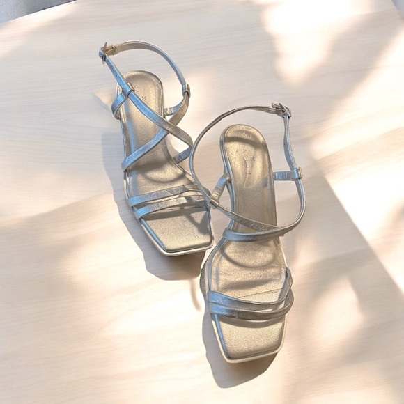Caslon Silver Strappy Kitten Heel Sandals | Size 6 | Elegant Metallic Style - Picture 2 of 9